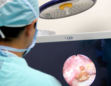 Realización de cirugía urológica